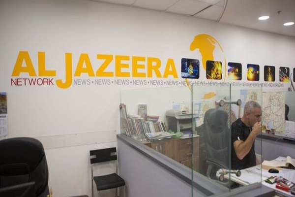 التايمز: الإمارات تراجعت عن مطلب إغلاق قناة الجزيرة