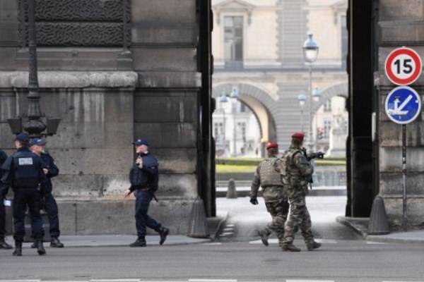 تنظيم داعش يتبنى اعتداءين فاشلين في باريس وبروكسل
