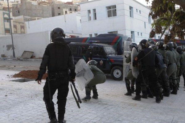 إصابة 72 من قوات الأمن المغربية و11 متظاهرا في الحسيمة