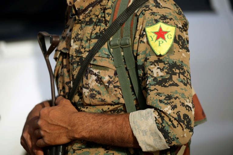 أربعة قتلى جراء تفجير انتحاري ضد حاجز للأكراد في سوريا