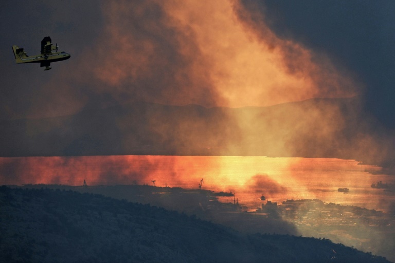 استمرار حرائق الغابات في جنوب أوروبا