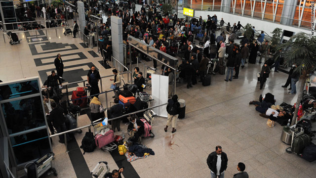 مصر تفرض تأشيرات دخول مسبقة على القطريين