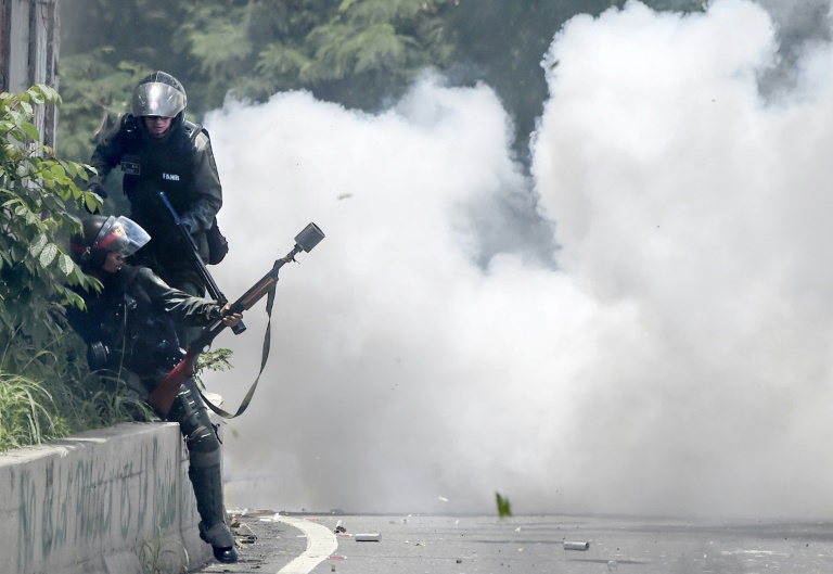 مئة قتيل في فنزويلا منذ بدء التظاهرات المناهضة لمادورو في أبريل