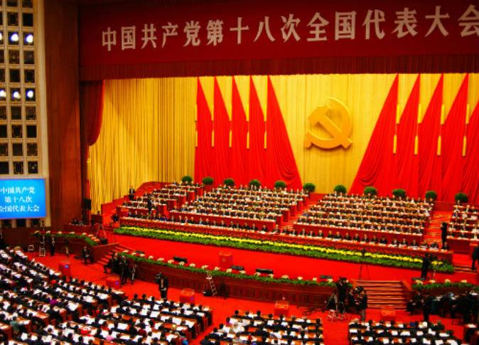 لجنة مكافحة الفساد في الصين تجري تحقيقًا حول عضو في المكتب السياسي