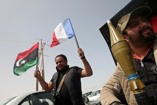 فرنسا لا تعتزم تسلم القيادة لحل الازمة الليبية