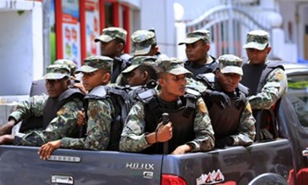 الجيش يطوق البرلمان في المالديف