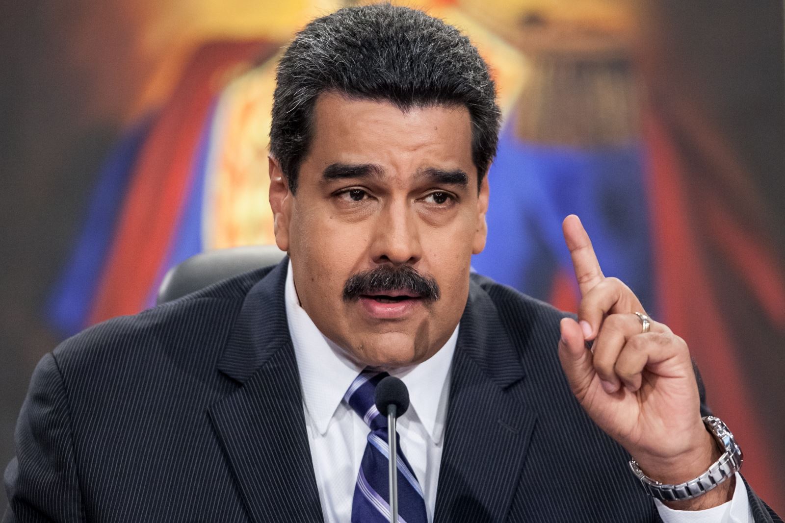 مادورو: العقوبات الأميركية وقحة وغير قانونية