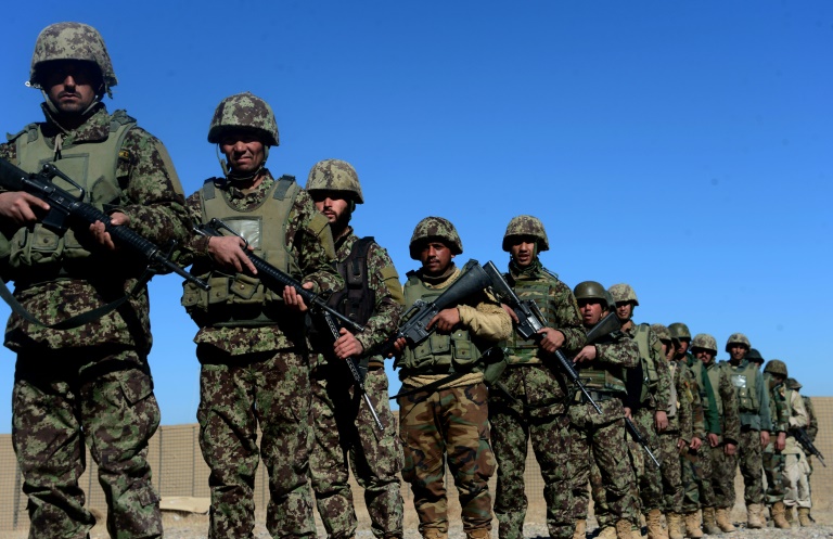 ماتيس ينتقد البنتاغون على اللباس العسكري المكلف للجنود الافغان