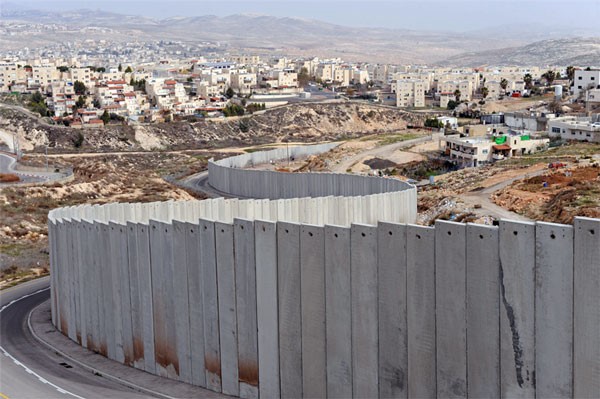 إسرائيل تنجز بناء جزء طوله 42 كلم من جدار الفصل
