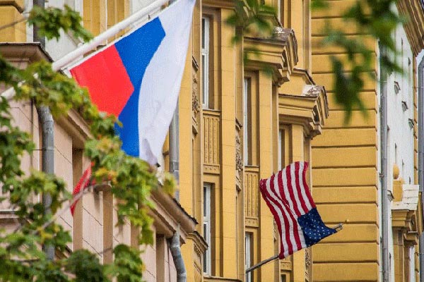 موسكو: بدء الحظر على الدبلوماسيين الأميركيين
