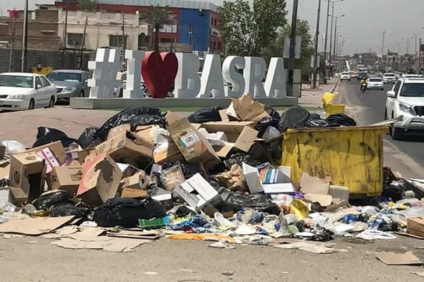 (طلعت ريحتهم) بنسختها العراقية: شوارع البصرة تغص بالنفايات