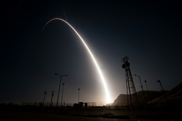 الولايات المتحدة تختبر صاروخا عابرا للقارات