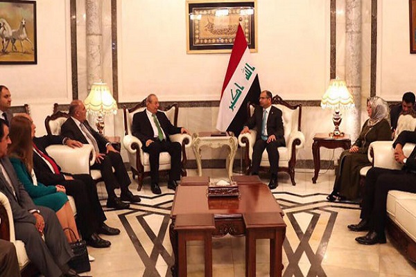 قادة عراقيون يلجأون للدستور لرفض استفتاء الانفصال الكردي