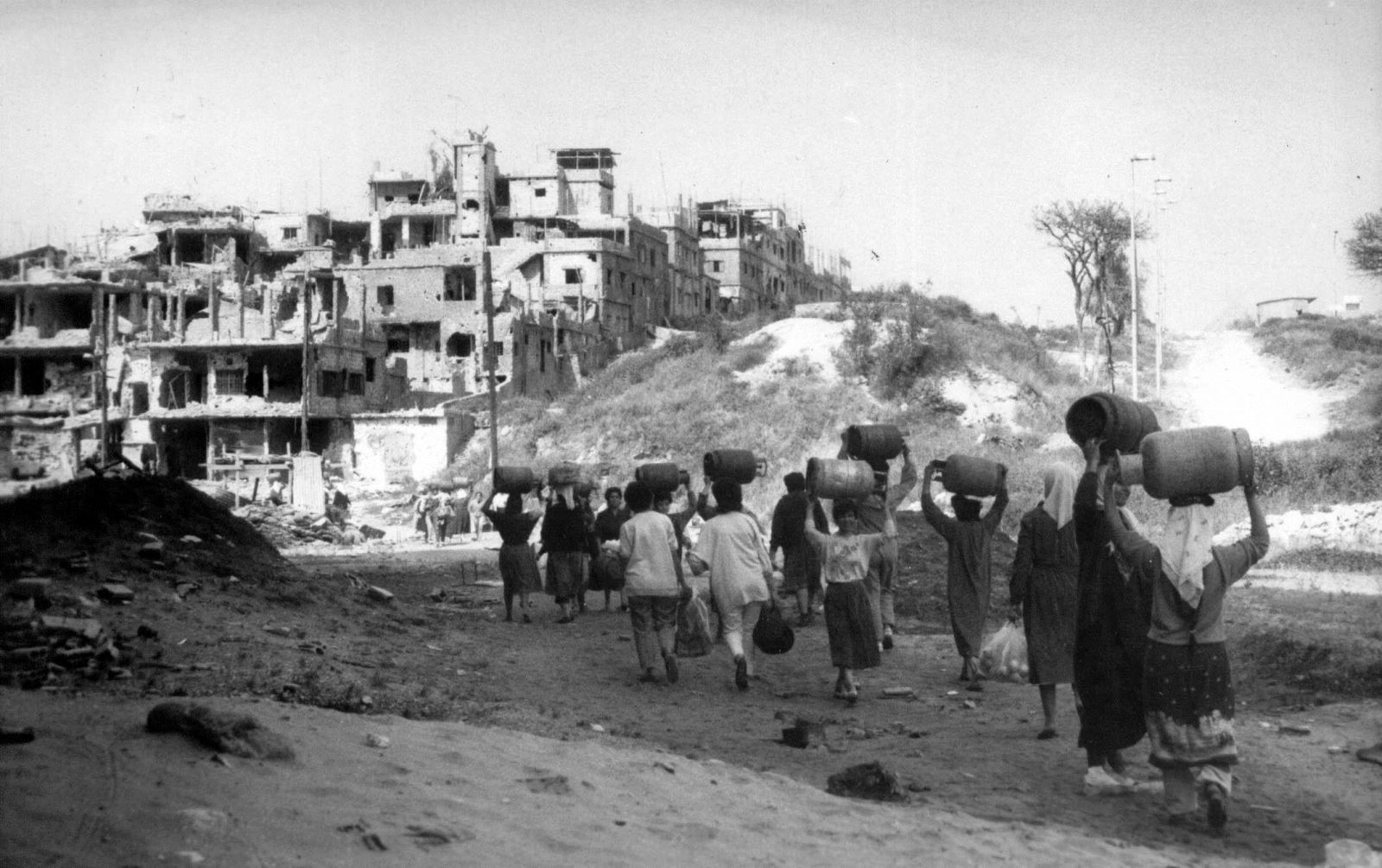 بعد تبنيهم خلال الحرب الاهلية... لبنانيون يبحثون عن ذويهم