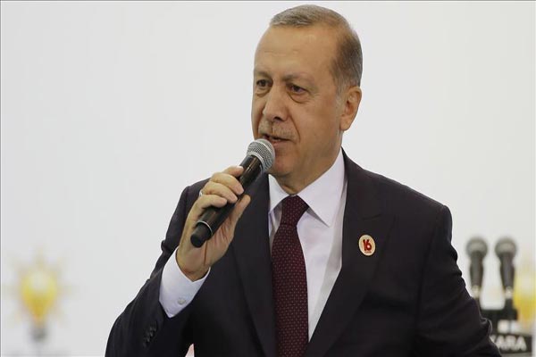أردوغان يدعو إلى تغييرات شاملة في حزبه