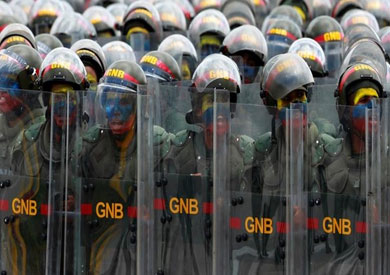 اعتقال قائدي هجوم استهدف قاعدة عسكرية في فنزويلا