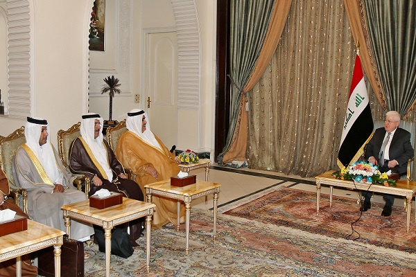 معصوم مجتمعا مع وزير خارجية البحرين والوفد المرافق له