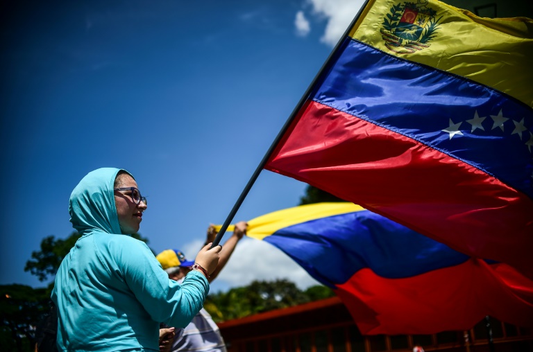 الحكومة الفنزويلية تواجه عزلة دولية متزايدة