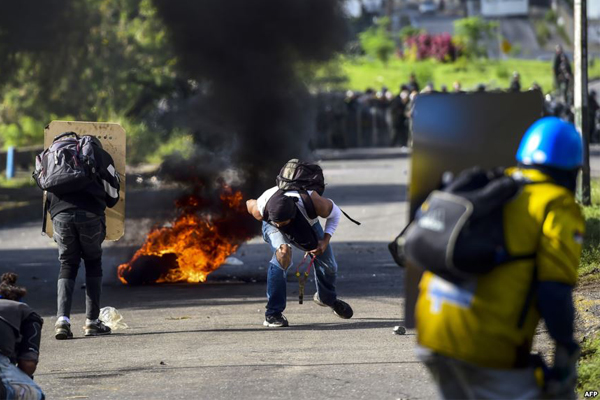 ترمب: التدخل العسكري في فنزويلا مطروح