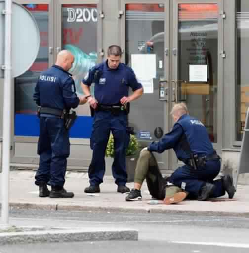 قتيلان وستة جرحى في اعتداء بسكين في فنلندا