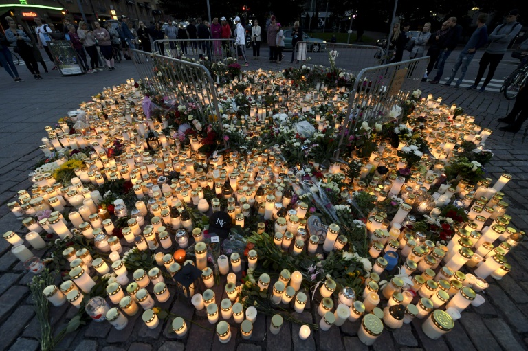 دقيقة صمت في فنلندا تكريما لضحايا اعتداء توركو