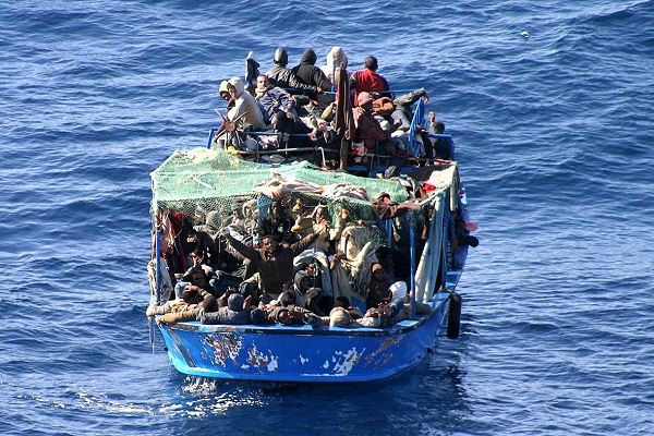 مالطا ترفض استقبال سفينة ناشطين معادين للهجرة