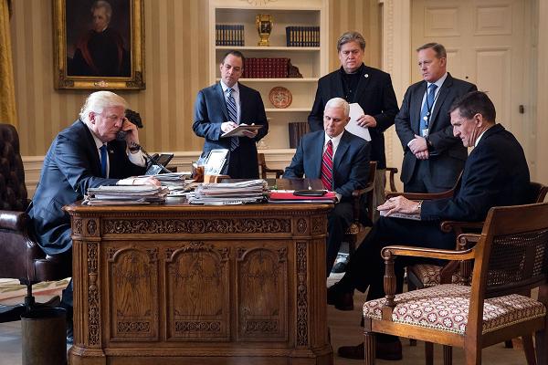 11 مسؤولًا غادروا البيت الأبيض منذ بدء حكم ترمب