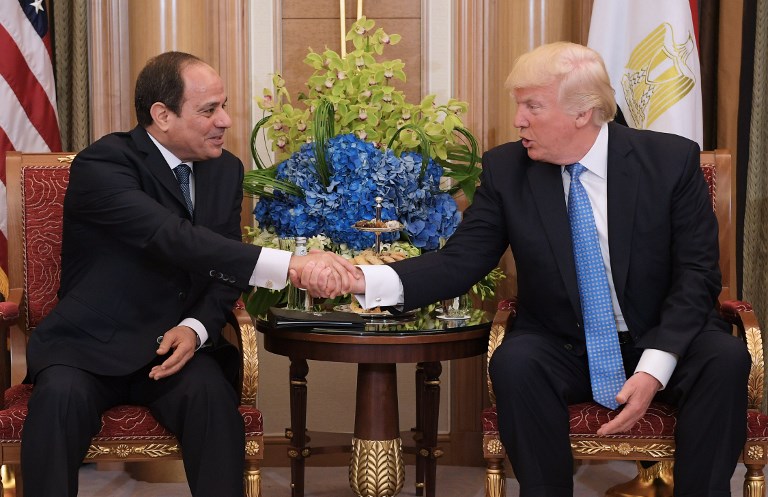 ترمب يتصل بالسيسي لتأكيد دعم واشنطن لمصر