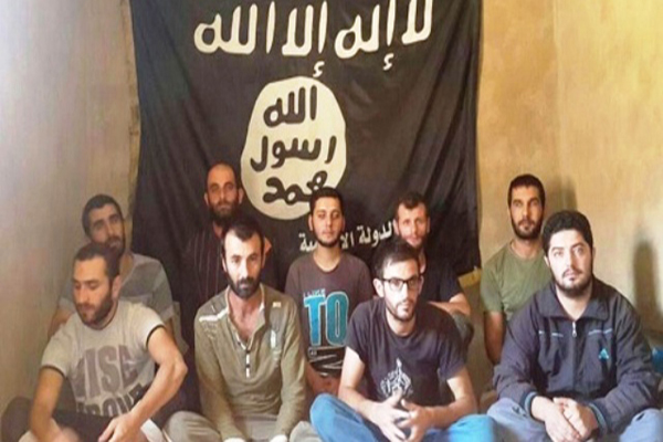 داعش تنغص على لبنان فرحة الانتصار بقتل جنوده الرهائن