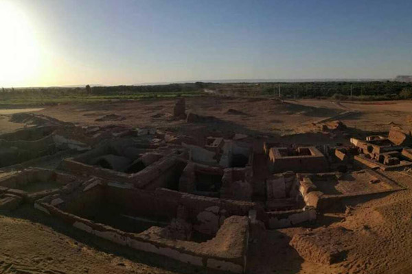 مصر تكشف عن خمس مقابر من العصر الروماني
