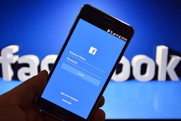 «فيسبوك» تغلق أكثر من مليون حساب يوميا