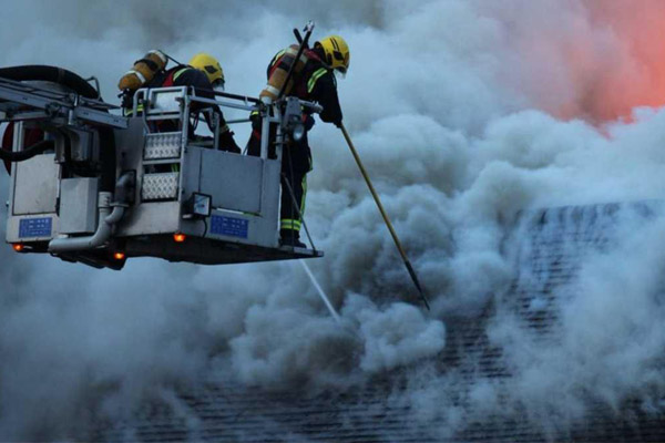 حريق ضخم في بريطانيا ولا إصابات