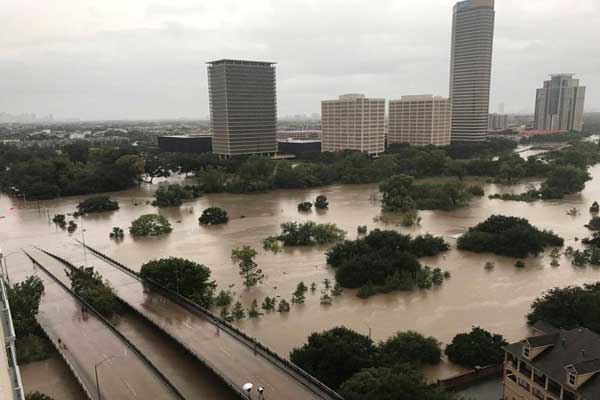 ترمب يزور تكساس الثلاثاء لمعاينة أضرار الإعصار