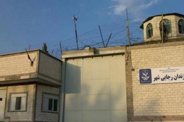 سجناء ايران السياسيون يعلنون اضرابا عن الطعام