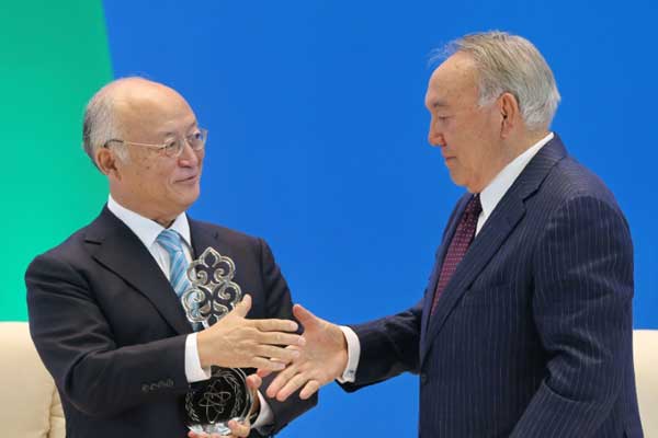 كازاخستان تفتتح مصرفًا للوقود النووي