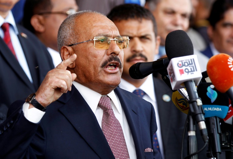 صالح يستعرض نفوذه في صنعاء بعد تصدع حلفه مع الحوثيين
