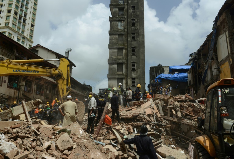 ارتفاع حصيلة ضحايا انهيار المبنى في بومباي الى 33 قتيلا
