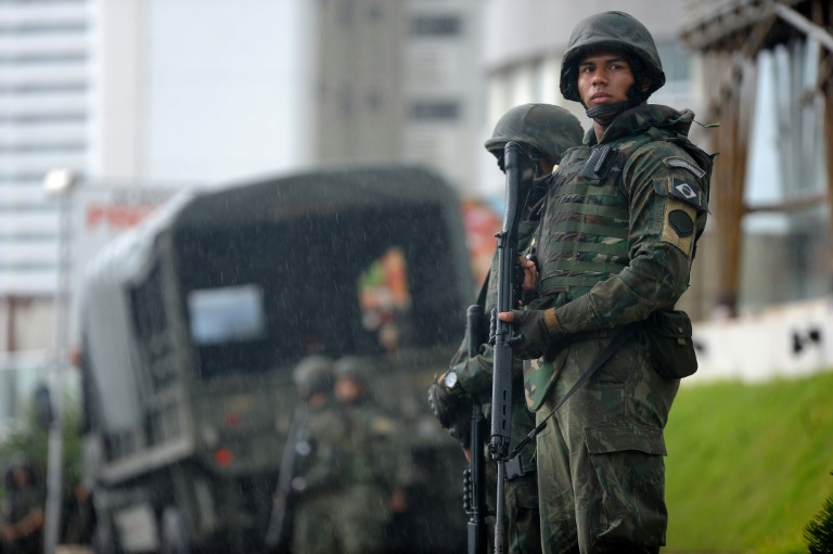 الشرطة البرازيلية تقتل عشرة لصوص في إطلاق نار