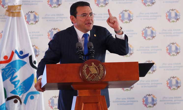 إحالة طلب رفع الحصانة عن رئيس غواتيمالا الى البرلمان