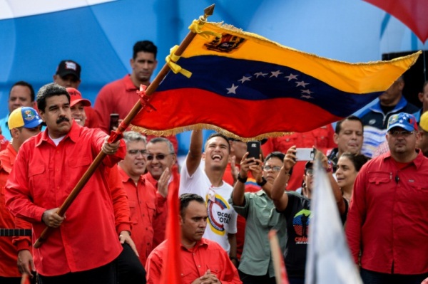 رئيس البرلمان الفنزويلي يطلب من البابا فرنسيس الضغط على مادورو