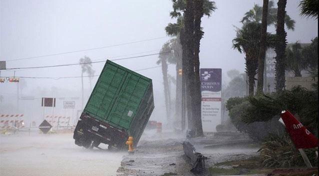 العاصفة الاستوائية ليديا تحصد سبعة قتلى في المكسيك