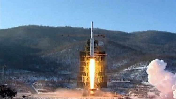 كوريا الشمالية تطلق صاروخًا فوق اليابان