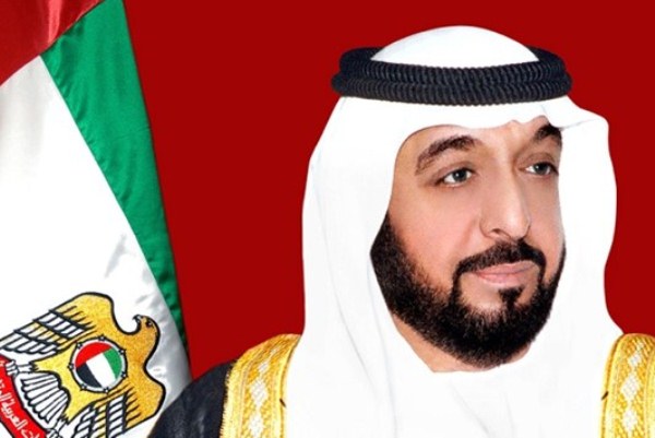 عودة الشيخ خليفة بن زايد إلى الإمارات تشعل مواقع التواصل فرحًا