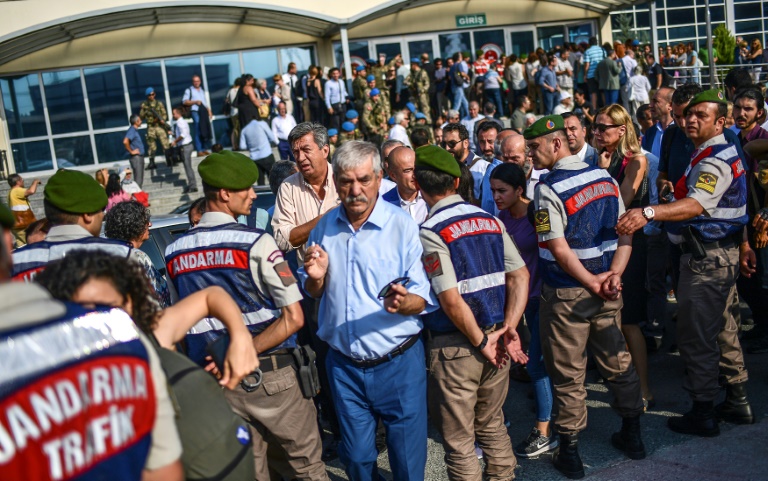 استئناف محاكمة العاملين في صحيفة جمهورييت التركية المعارضة