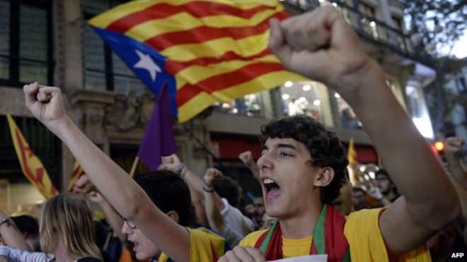 الاستقلاليون الكاتالونيون يطلقون حملتهم للاستفتاء الذي حظرته مدريد