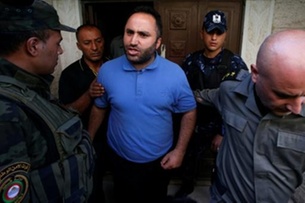 محكمة فلسطينية تفرج بكفالة عن ناشط فلسطيني معروف