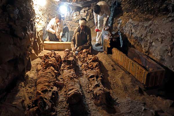 اكتشاف مقبرة أثرية في مصر لـ