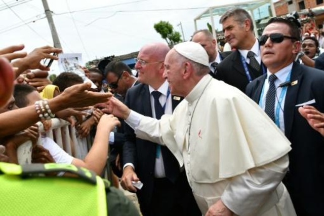 البابا فرنسيس يصاب بجرح بسيط في كولومبيا