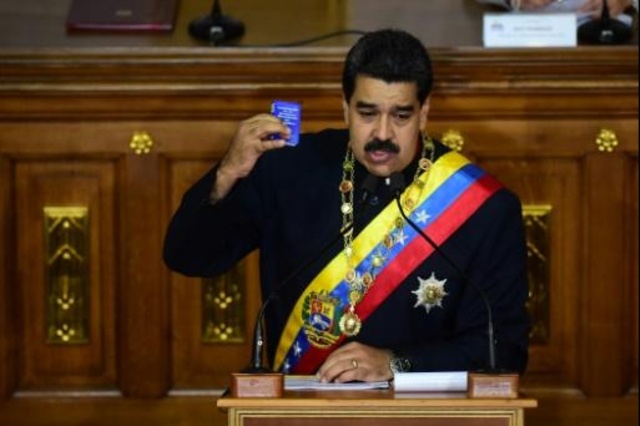 الرئيس الفنزويلي يبدأ زيارة رسمية الى الجزائر