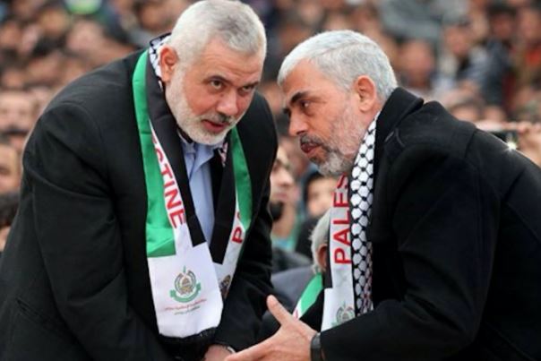في اعقاب اتفاق المصالحة: قيادي من فتح يشيد بقيادة حماس